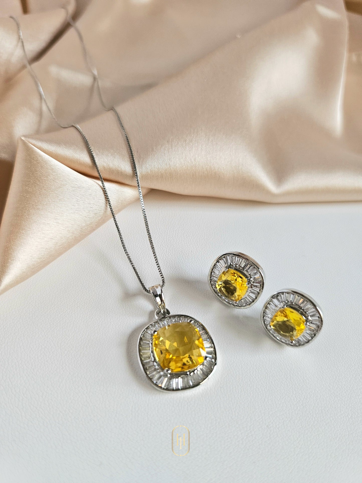 Christina Pendant Set- Yellow