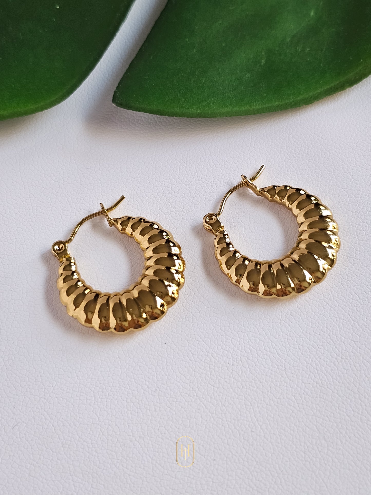 Lara Croissant Hoop Earrings