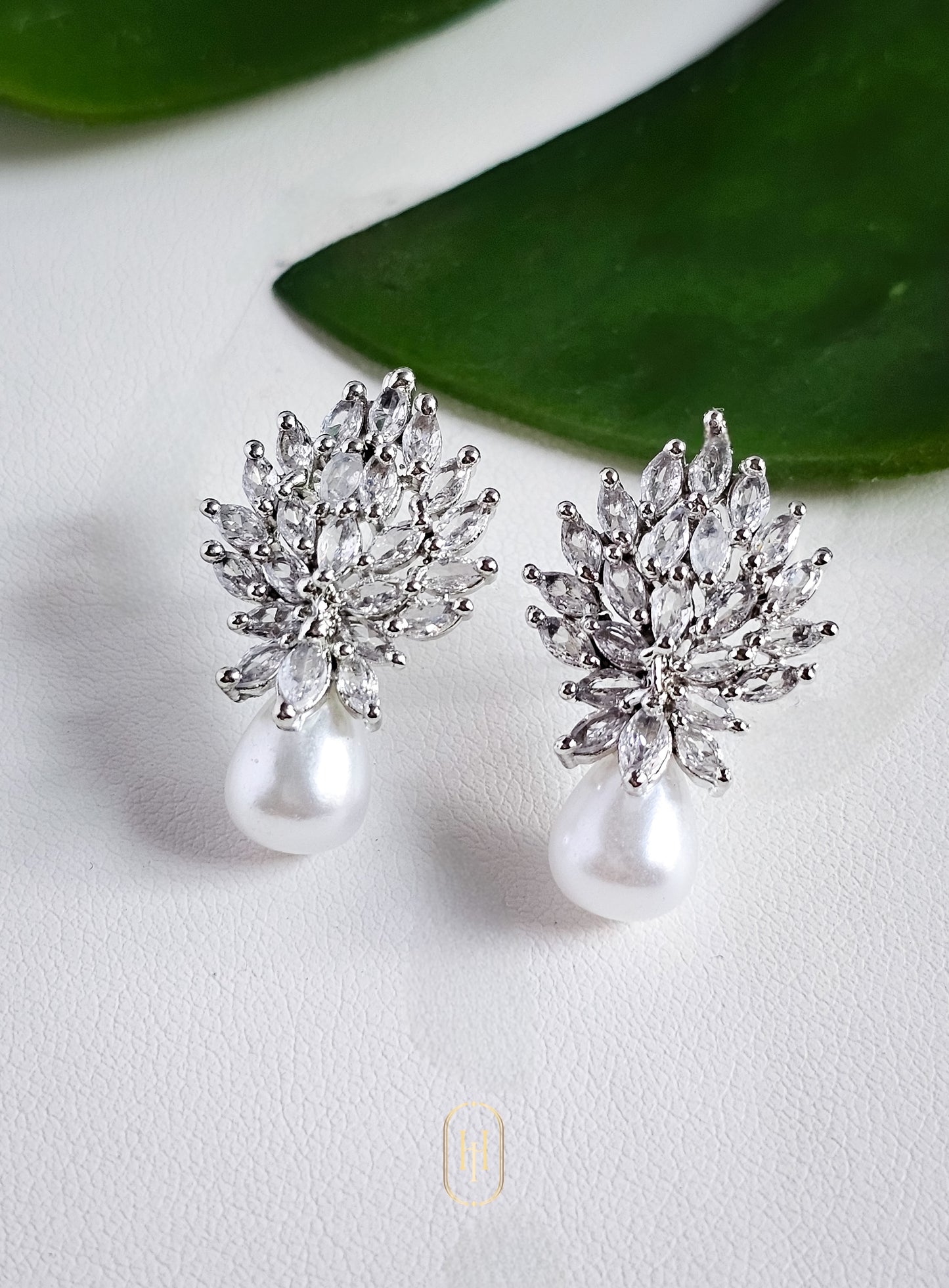 Idaya Pearl Earrings- Silver