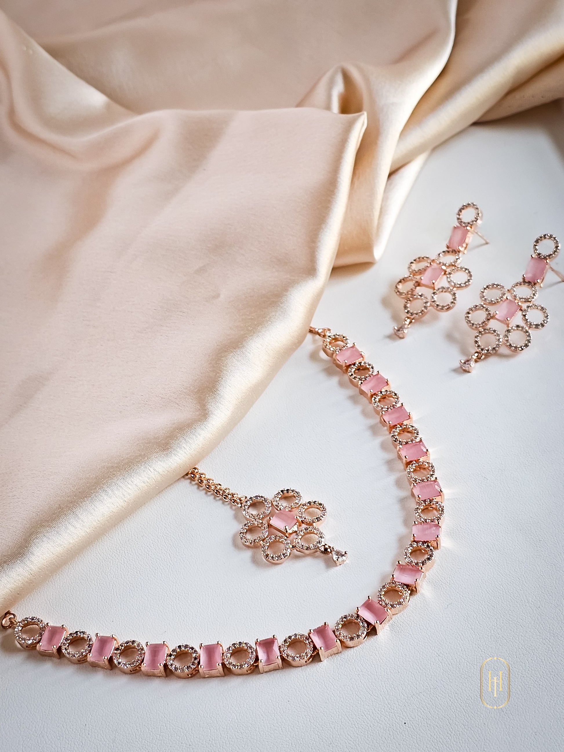 ad necklace set with earrings and maangtika